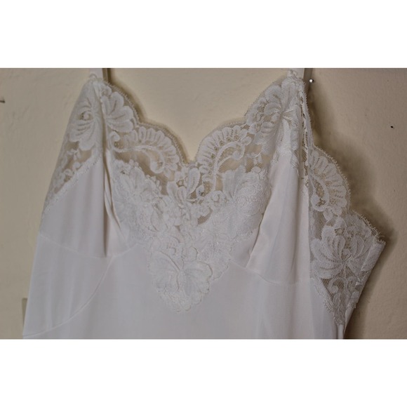 Sears "The Doesn't Slip" Vintage 70's White Eyelet Lace long slip Dress Size 34 - Picture 4 of 6